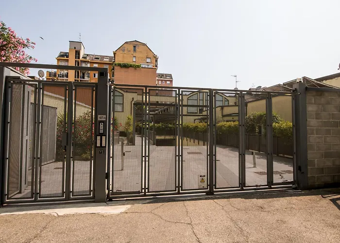 Shortmi Navigli