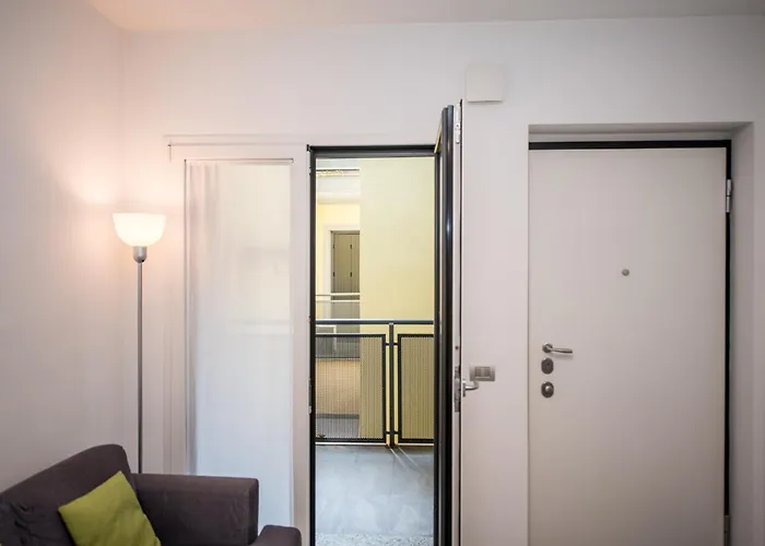 Shortmi Navigli 밀라노